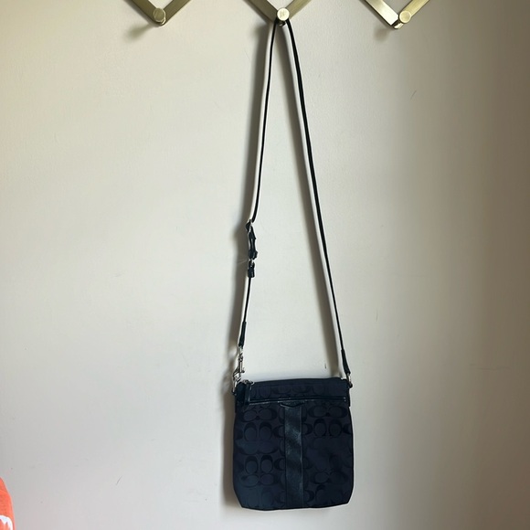 Coach Swing-pack Black Crossbody Bag - Picture 2 of 12